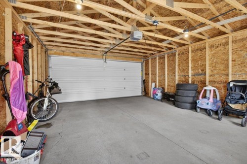 6030 S Terwillegar Boulevard Nw, Edmonton, AB - Indoor Photo Showing Garage