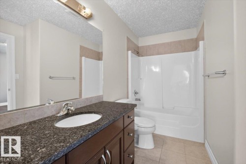 2836 34A Avenue Nw, Edmonton, AB - Indoor Photo Showing Bathroom