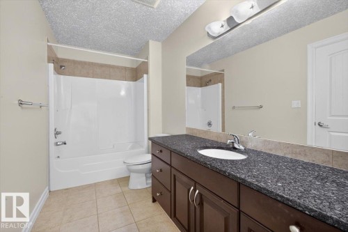 2836 34A Avenue Nw, Edmonton, AB - Indoor Photo Showing Bathroom