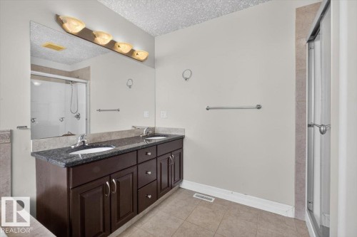 2836 34A Avenue Nw, Edmonton, AB - Indoor Photo Showing Bathroom