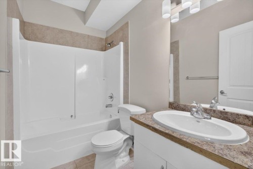 2836 34A Avenue Nw, Edmonton, AB - Indoor Photo Showing Bathroom