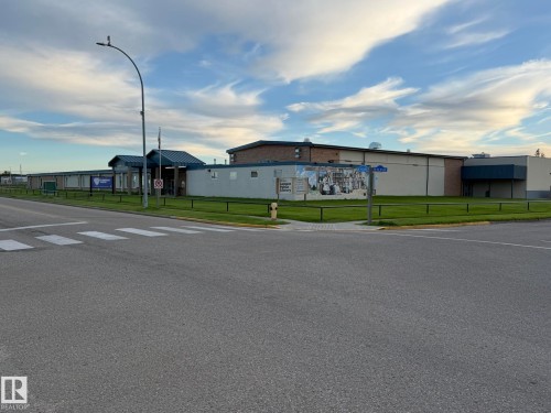 LAMONT 7-12 HIGH SCHOOL! - 4508 57 Avenue, Lamont, AB - Outdoor With View