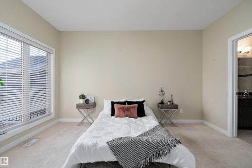 3090 Cameron Heights Way Nw, Edmonton, AB - Indoor Photo Showing Bedroom