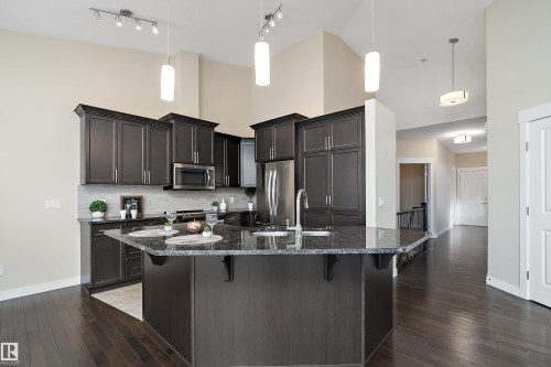 3090 Cameron Heights Way Nw, Edmonton, AB - Indoor Photo Showing Kitchen With Upgraded Kitchen