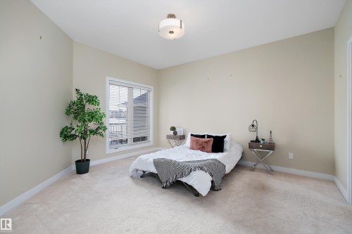 3090 Cameron Heights Way Nw, Edmonton, AB - Indoor Photo Showing Bedroom