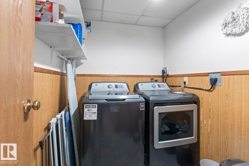 4102 54 Avenue, Cold Lake, AB - Indoor Photo Showing Laundry Room