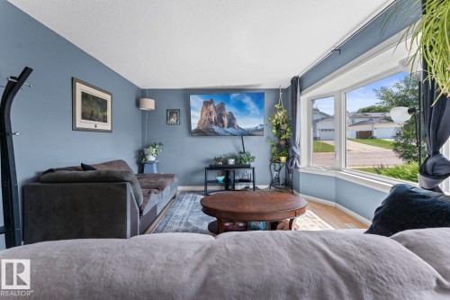 4102 54 Avenue, Cold Lake, AB - Indoor Photo Showing Living Room