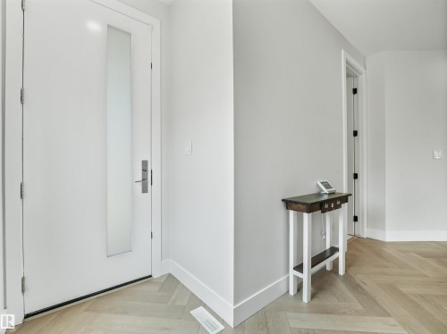 4621 170A Avenue Nw, Edmonton, AB - Indoor Photo Showing Other Room