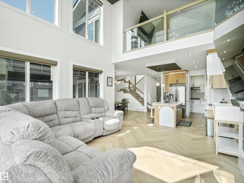 4621 170A Avenue Nw, Edmonton, AB - Indoor Photo Showing Living Room
