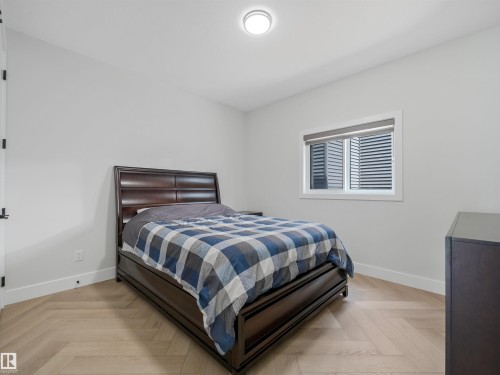 Main Floor - 4621 170A Avenue Nw, Edmonton, AB - Indoor Photo Showing Bedroom