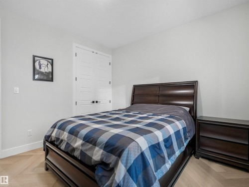 Main Floor - 4621 170A Avenue Nw, Edmonton, AB - Indoor Photo Showing Bedroom