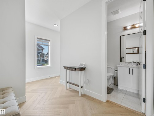 4621 170A Avenue Nw, Edmonton, AB - Indoor Photo Showing Other Room