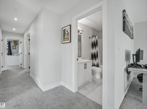 4621 170A Avenue Nw, Edmonton, AB - Indoor Photo Showing Other Room