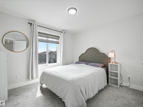4621 170A Avenue Nw, Edmonton, AB - Indoor Photo Showing Bedroom