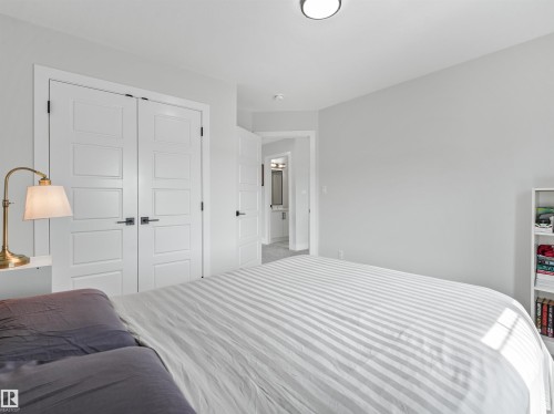 4621 170A Avenue Nw, Edmonton, AB - Indoor Photo Showing Bedroom