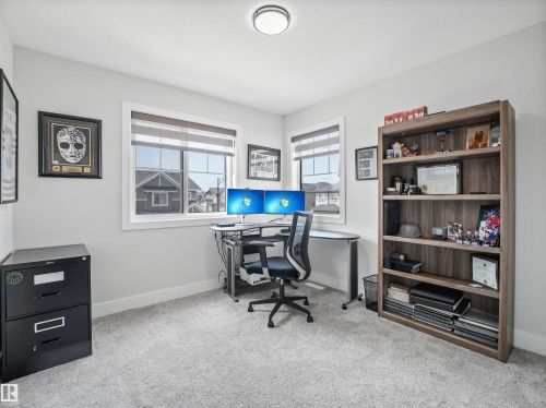 4621 170A Avenue Nw, Edmonton, AB - Indoor Photo Showing Office