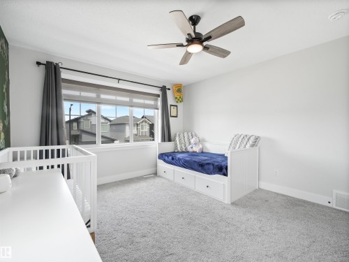 4621 170A Avenue Nw, Edmonton, AB - Indoor Photo Showing Bedroom