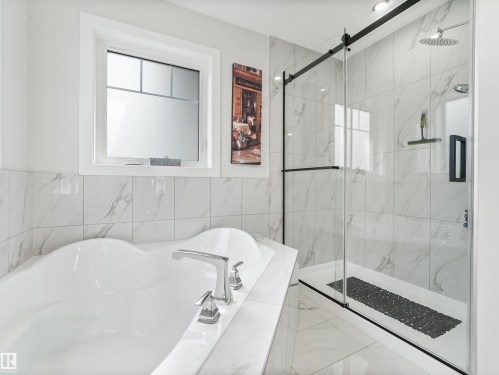 4621 170A Avenue Nw, Edmonton, AB - Indoor Photo Showing Bathroom