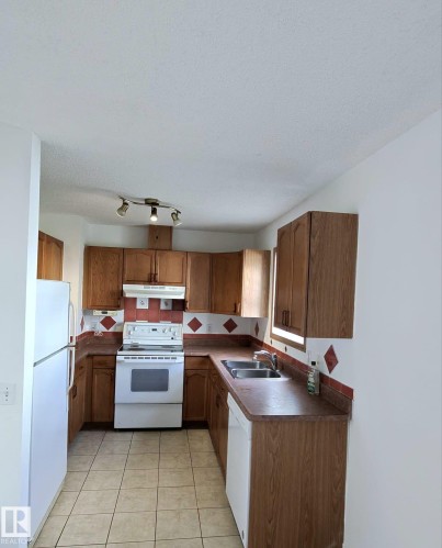 #31 10909 106 ST NW NW , Edmonton, AB T5H 4M7 5