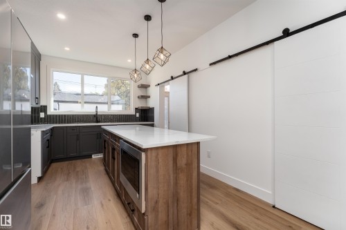 12031 124 Street Nw, Edmonton, AB - Indoor Photo Showing Kitchen