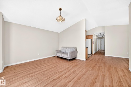 9518 106 Avenue Nw, Edmonton, AB - Indoor Photo Showing Other Room