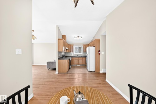 9518 106 Avenue Nw, Edmonton, AB - Indoor