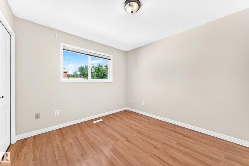 9518 106 Avenue Nw, Edmonton, AB - Indoor Photo Showing Other Room