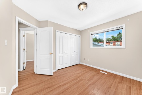 9518 106 Avenue Nw, Edmonton, AB - Indoor Photo Showing Other Room