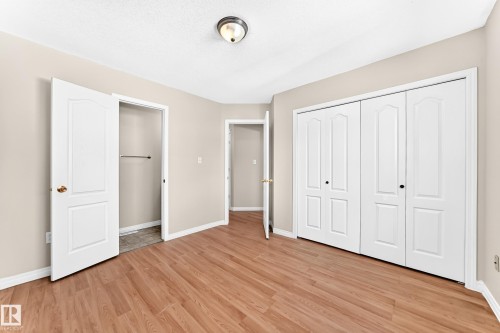 9518 106 Avenue Nw, Edmonton, AB - Indoor