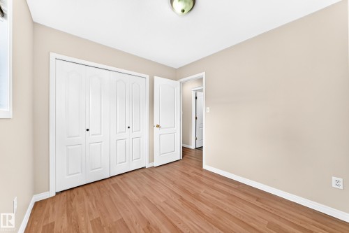 9518 106 Avenue Nw, Edmonton, AB - Indoor Photo Showing Other Room