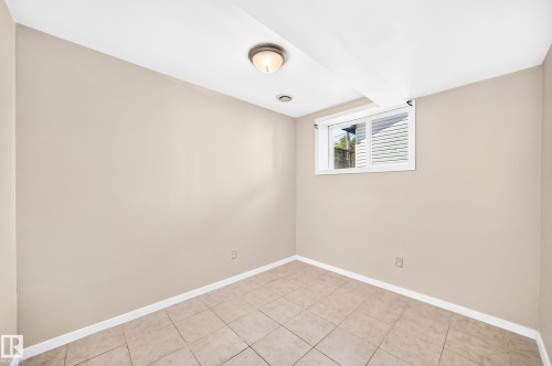 9518 106 Avenue Nw, Edmonton, AB - Indoor Photo Showing Other Room