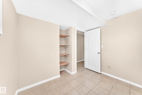 9518 106 Avenue Nw, Edmonton, AB - Indoor Photo Showing Other Room