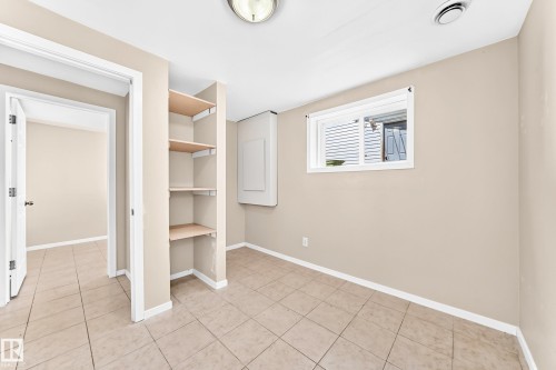 9518 106 Avenue Nw, Edmonton, AB - Indoor Photo Showing Other Room