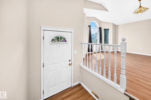 9518 106 Avenue Nw, Edmonton, AB - Indoor Photo Showing Other Room