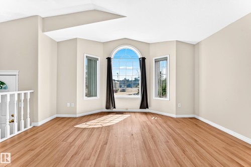 9518 106 Avenue Nw, Edmonton, AB - Indoor Photo Showing Other Room