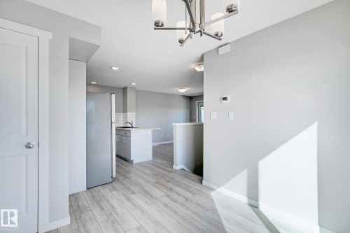 #20 1530 Tamarack Boulevard Nw, Edmonton, AB - Indoor