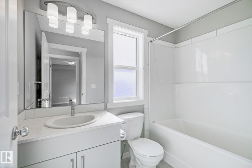#20 1530 Tamarack Boulevard Nw, Edmonton, AB - Indoor Photo Showing Bathroom