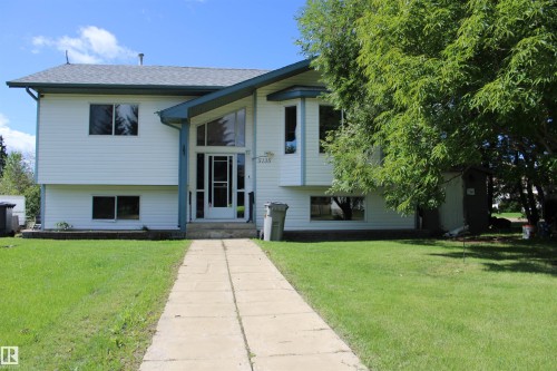 5135 55 Avenue   Mundare, AB T0B 3H0