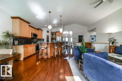 16103 72 Street Nw, Edmonton, AB - Indoor