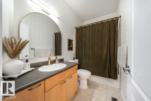 16103 72 Street Nw, Edmonton, AB - Indoor Photo Showing Bathroom