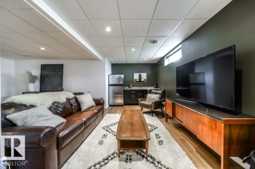 16103 72 Street Nw, Edmonton, AB - Indoor