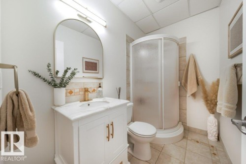 16103 72 Street Nw, Edmonton, AB - Indoor Photo Showing Bathroom