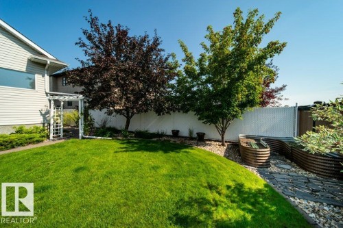 16103 72 Street Nw, Edmonton, AB - Outdoor