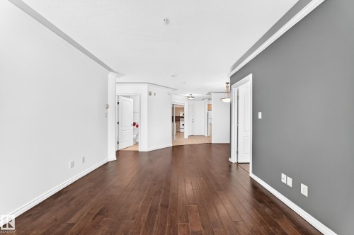 #105 9938 104 St Nw, Edmonton, AB - Indoor Photo Showing Other Room