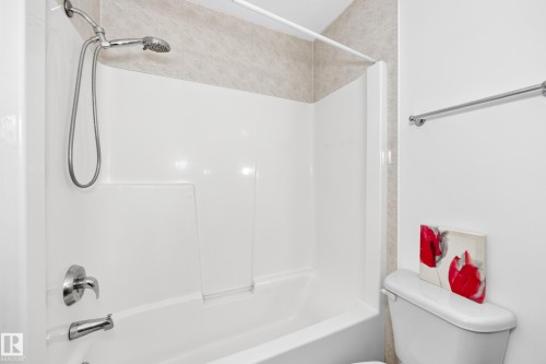#105 9938 104 St Nw, Edmonton, AB - Indoor Photo Showing Bathroom