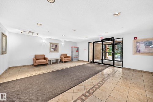 #105 9938 104 St Nw, Edmonton, AB - Indoor Photo Showing Other Room