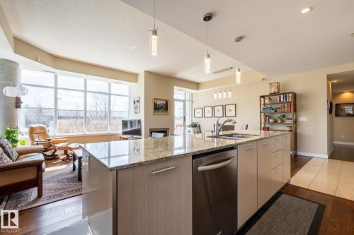 #S113 2504 109 St Nw, Edmonton, AB - Indoor Photo Showing Kitchen With Double Sink With Upgraded Kitchen