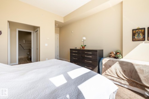#S113 2504 109 St Nw, Edmonton, AB - Indoor Photo Showing Bedroom