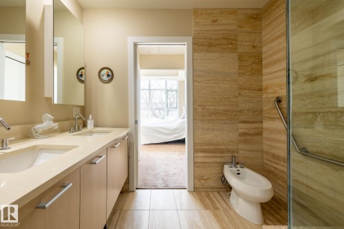 #S113 2504 109 St Nw, Edmonton, AB - Indoor Photo Showing Bathroom
