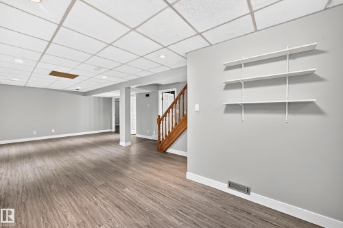 3615 10 Avenue Nw, Edmonton, AB - Indoor Photo Showing Other Room